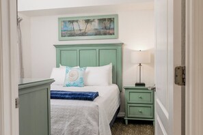 Room - Sunset Vistas Getaway (Treasure Island)