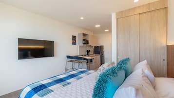 Apartment (IN02J) | Iron/ironing board, free WiFi