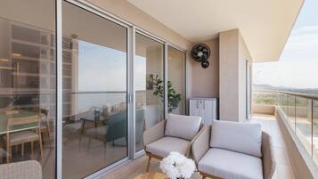 Apartamento (GB01J) | Restaurante al aire libre