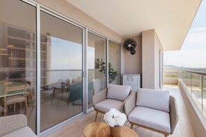 Apartamento (GB01J) | Opções para refeição ao ar livre