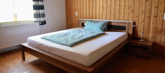 Apartment 'Stilvolle Mit Bauernhof' with Mountain View, Shared Terrace and Wi-Fi