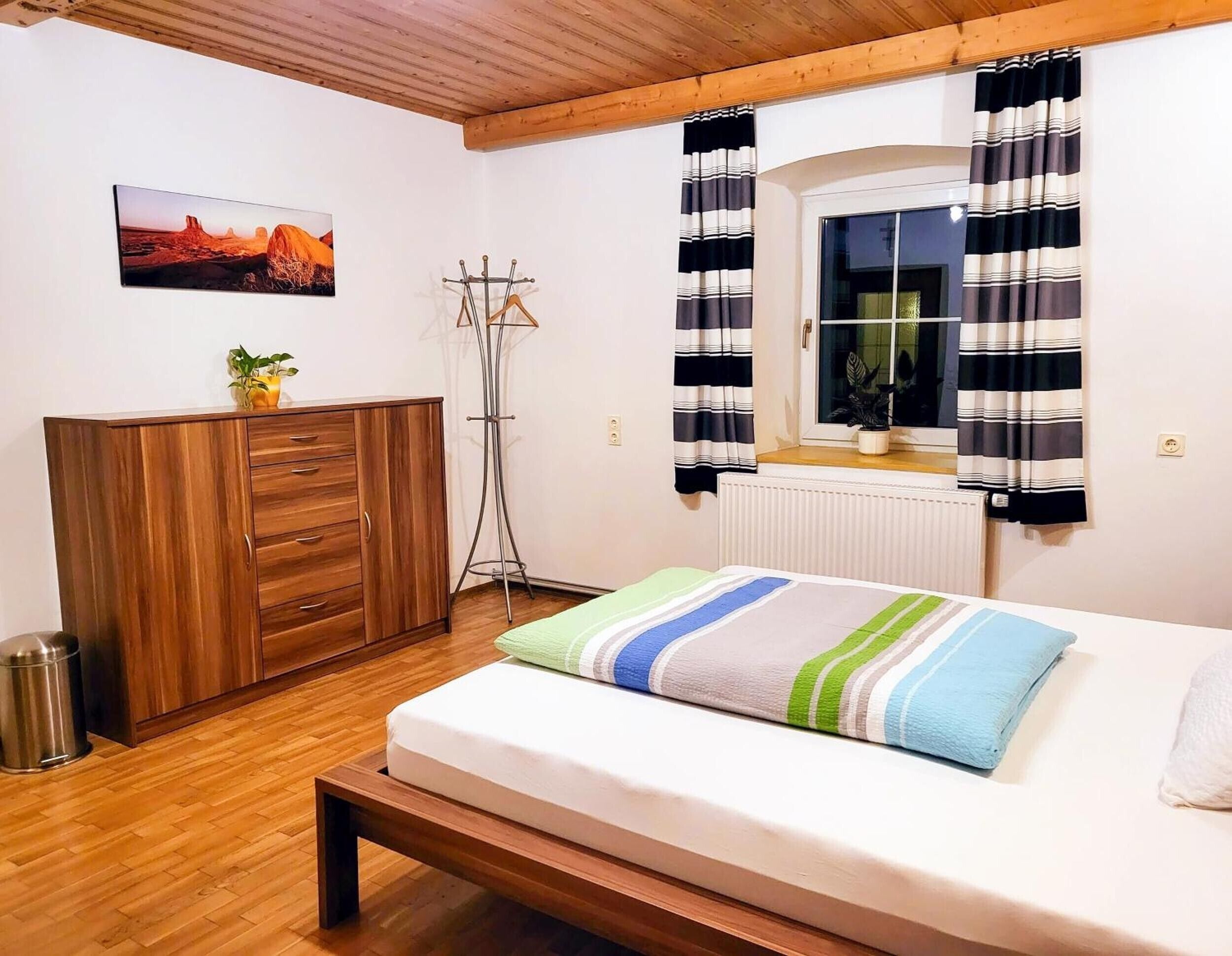 3 Schlafzimmer, Bügeleisen/Bügelbrett, WLAN, Bettwäsche