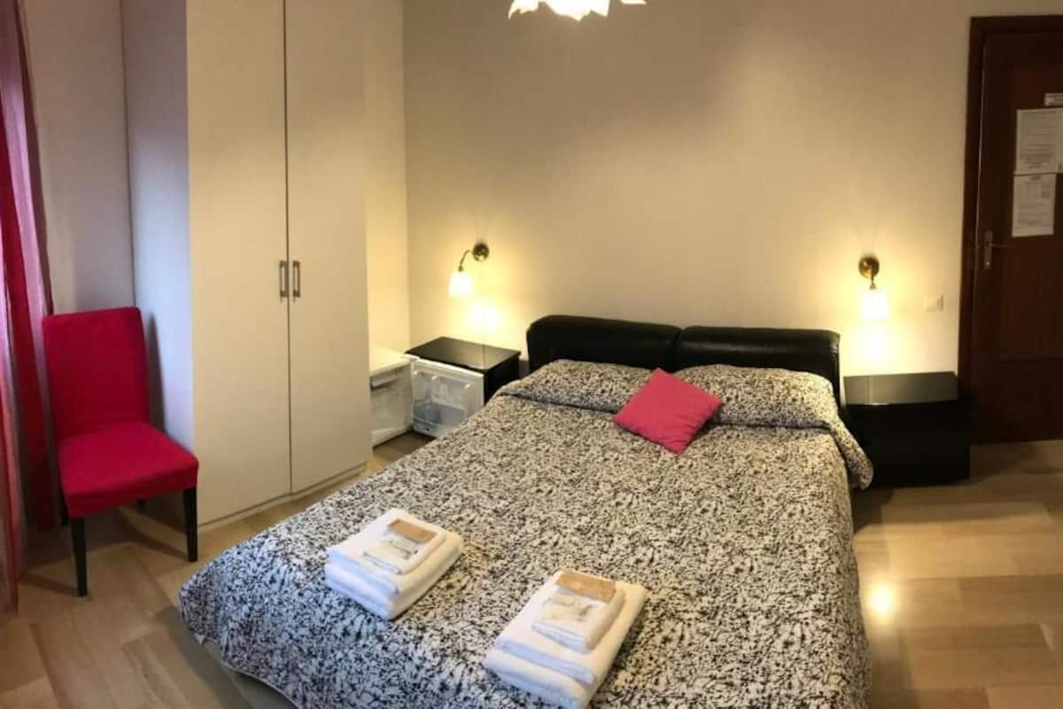 Habitació doble econòmica, vistes al pati