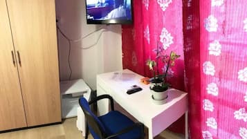 Classic-Einzelzimmer, Balkon, Stadtblick | Innenbereich