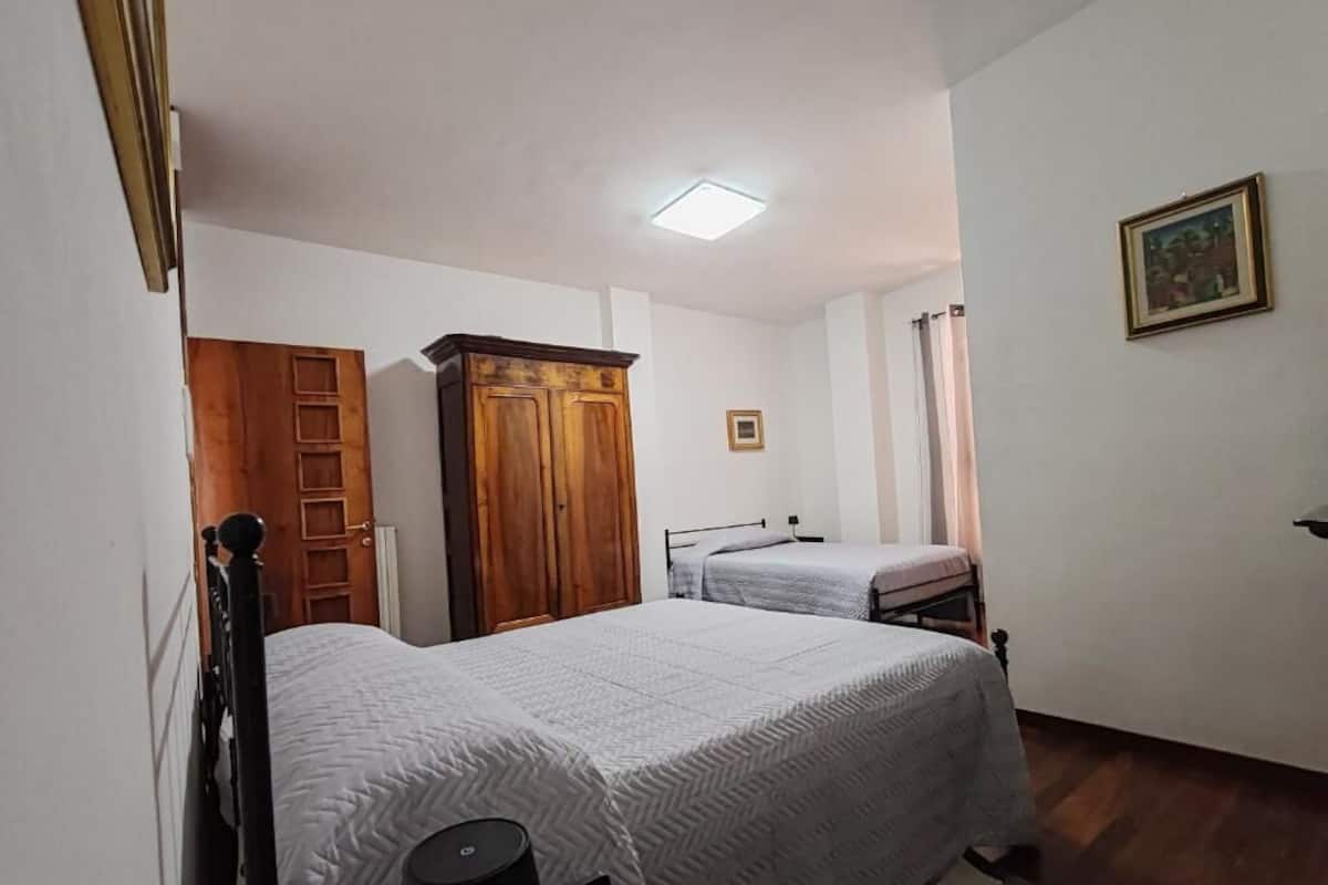 Family Triple Room, Balcony, City View | Wi-fi percuma 