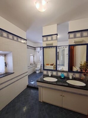 Bathroom - Villa Andreina (Amandola)