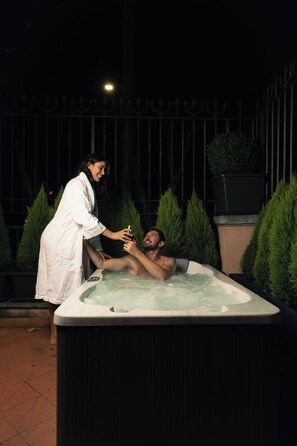 Superior-Zimmer, Flussblick | Außen-Whirlpool