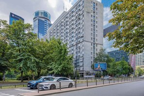 Exterior - Spacious Apartment | 4 Bedrooms | Close to the Center (Warszawa)
