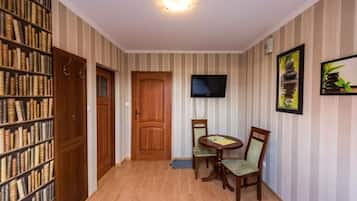 Quarto solteiro básico, vista para a cidade | Opções para refeição