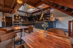 Dining - Lessenaar 21| 4 persoons chalet Resort de Betuwe (Zennewijnen)