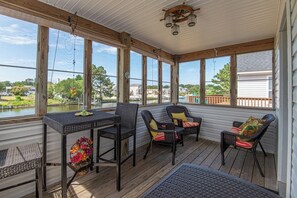 Dining - JL #707 - M T Pockets - Canal Front - Sound side (Kill Devil Hills)