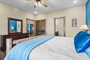 7 bedrooms, travel crib, free WiFi, bed sheets