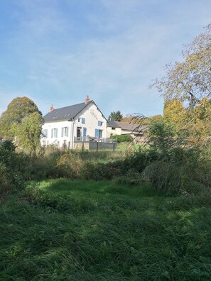 Property grounds - Enter the wonderful world of nature and the stars of Morvan (Arleuf)