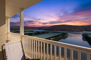 Property grounds - Sunset Serenity - Lakeside Pool & Location! (Osage Beach)