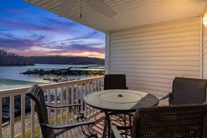 Outdoor dining - Sunset Serenity - Lakeside Pool & Location! (Osage Beach)