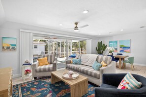 TV, ping pong - Cape Haven - Heated Pool, Ping Pong & More! (Cape Coral)