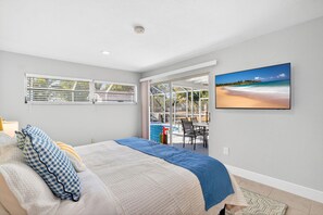 3 bedrooms, desk, travel cot, WiFi - Cape Haven - Heated Pool, Ping Pong & More! (Cape Coral)