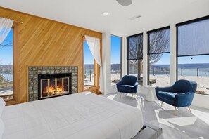 4 bedrooms, desk, iron/ironing board, WiFi - Vantage Point - Heated Pool, Hot Tub, & Views! (Sunrise Beach)