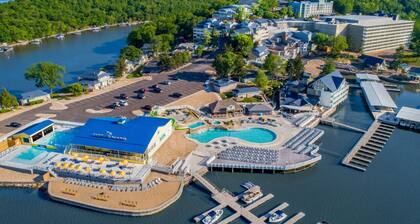 Ha Ha Hideaway - Views, Hot Tub & More!