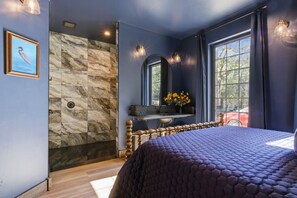 5 Schlafzimmer, Schreibtisch, WLAN, Bettwäsche