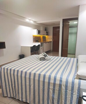Classic Studio Suite, Kitchen, Pool View | Cribs/infant beds, free WiFi - Flat 516-GF na praia de Cabo Branco (João Pessoa)