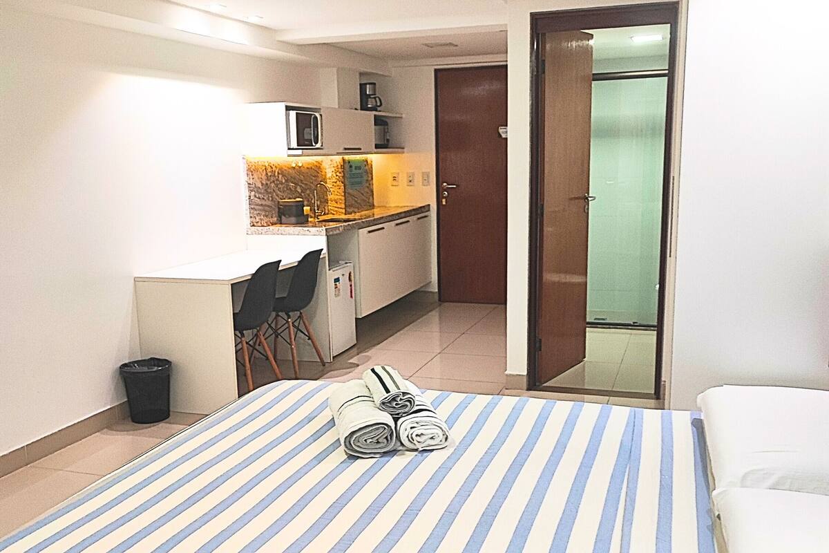 Classic Studio Suite, Kitchen, Pool View