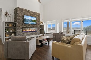 TV, fireplace - Emerald Summit - Top Floor, Game Room & More! (Lake Ozark)