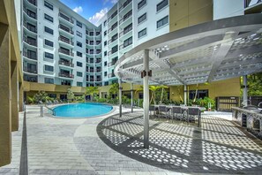 Pool - Luxury 2BR/2BA w/ Pool & 50ft Balcony • 1mi to Beach • 8min to FLL (Dania Beach)
