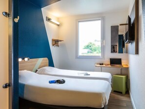 Room, 2 Single Beds - Ibis Budget Orly Rungis (Rungis)