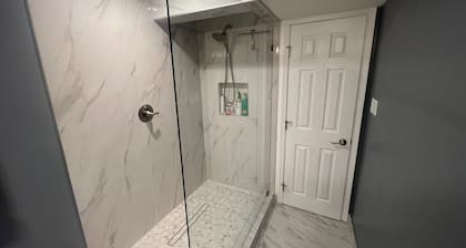 Spacious Private Basement Apartment in Herndon - Quiet & Comfortable