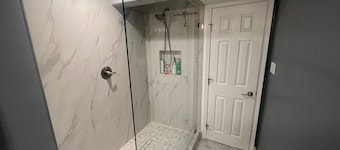 Spacious Private Basement Apartment in Herndon - Quiet & Comfortable