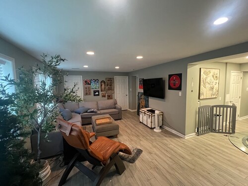 Spacious Private Basement Apartment in Herndon - Quiet & Comfortable