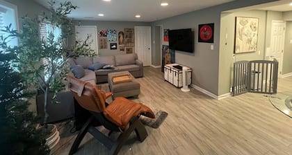 Spacious Private Basement Apartment in Herndon - Quiet & Comfortable