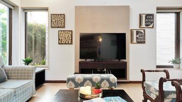 Villa, 3 Bedrooms, Pool View, Beachside | Living area