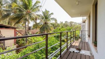 Villa, 3 Bedrooms, Pool View, Beachside | Property grounds