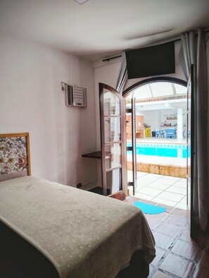 Comfort dubbelrum - utsikt mot poolen