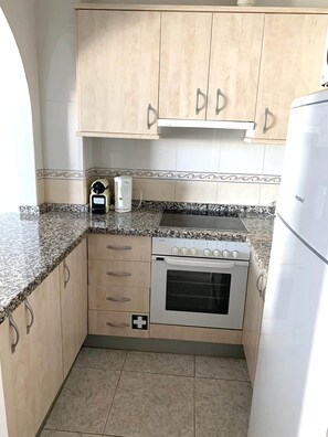 Unclassified image, 3 of 20, button - 1. Skol Marbella 542C (Marbella)