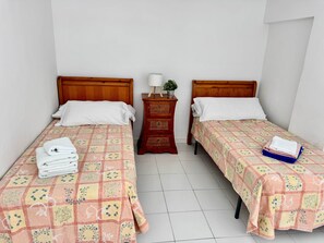 1 bedroom, iron/ironing board, WiFi, bed sheets - 1.Skol Marbella 210A (Marbella)