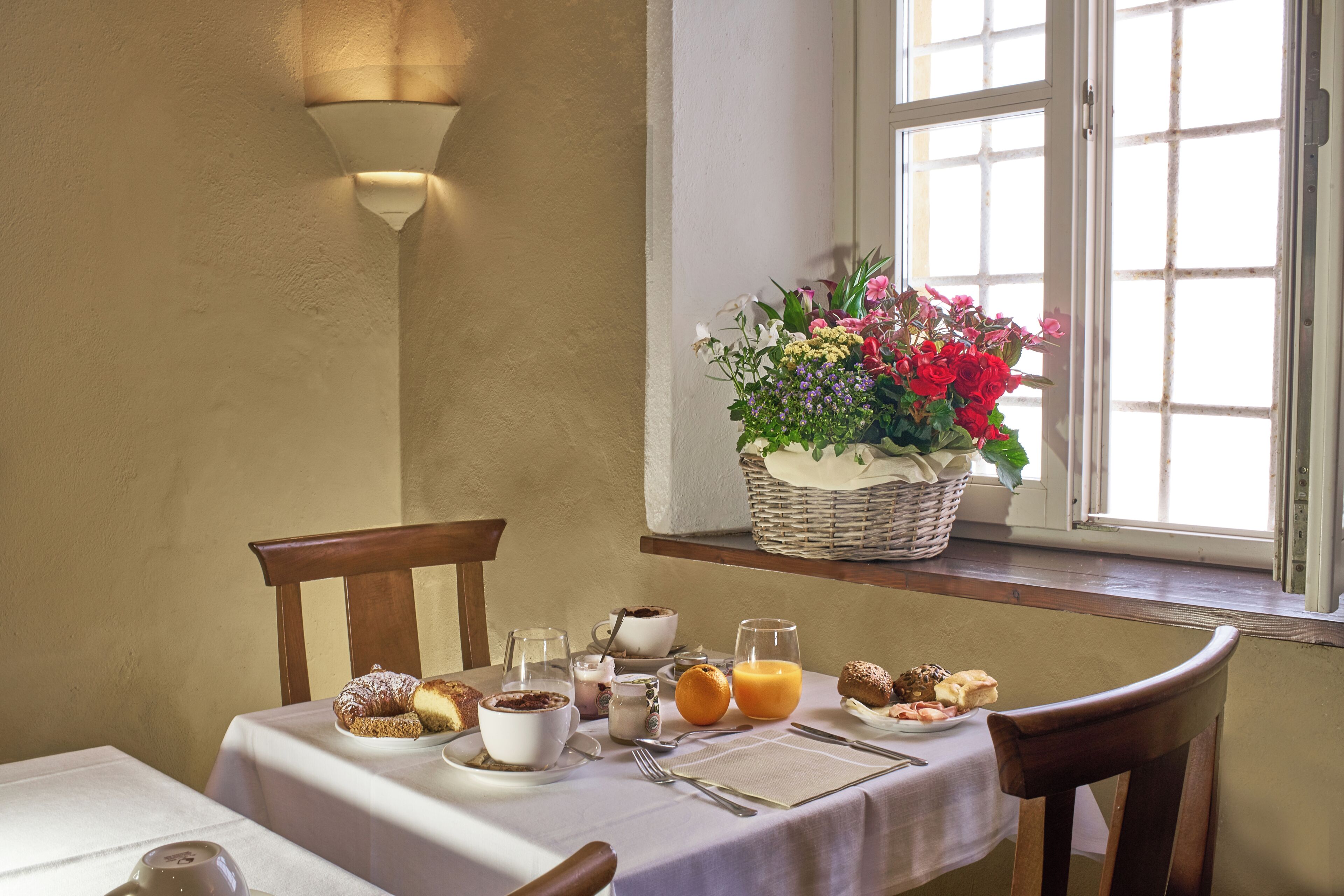 Free daily continental breakfast