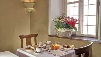 Desayuno continental incluido todos los días