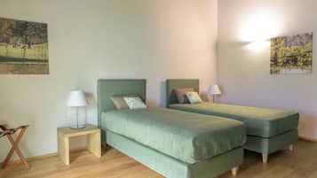 Minibar, coffres-forts dans les chambres, Wi-Fi gratuit, draps fournis