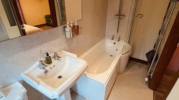 Double Room (Pantyborfa Room 2) | Bathroom