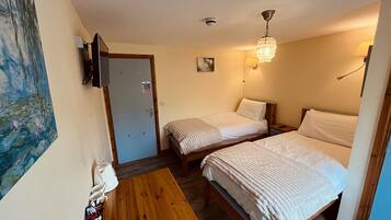 Kahden hengen huone (kaksi sänkyä) (Pen y Gwaith Room 4)