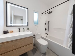 Eco-friendly toiletries, hair dryer, towels, soap - Oceanfront King Suite & Bath - Ocean/Mountain Views, Spa, Luxe Amenities (Santa Barbara)