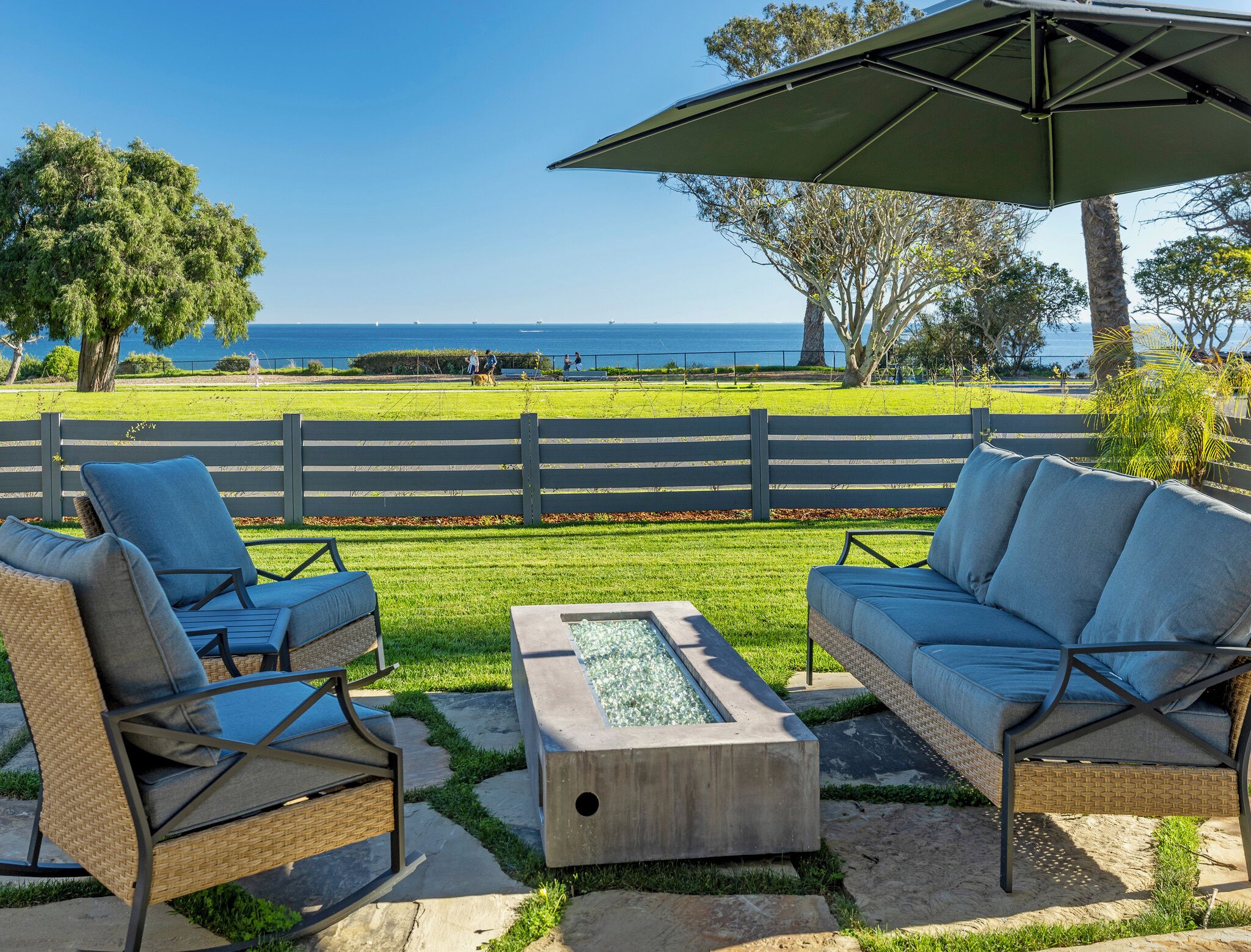 المنطقة المحيطة بالمنشأة