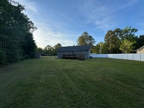 Property grounds - Coastal Retreat Minutes from the Beach  Quiet • Family Friendly • Relax & Unwind (Longs)
