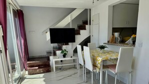 Dining - 2. Skol Marbella 416A (Marbella)