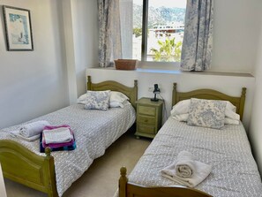 2 bedrooms, iron/ironing board, WiFi, bed sheets - 2. Skol Marbella 543B (Marbella)