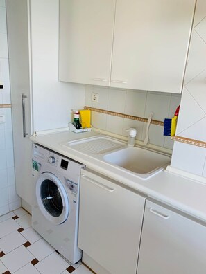 Unclassified image, 5 of 21, button - 1.Skol Marbella 534C (Marbella)