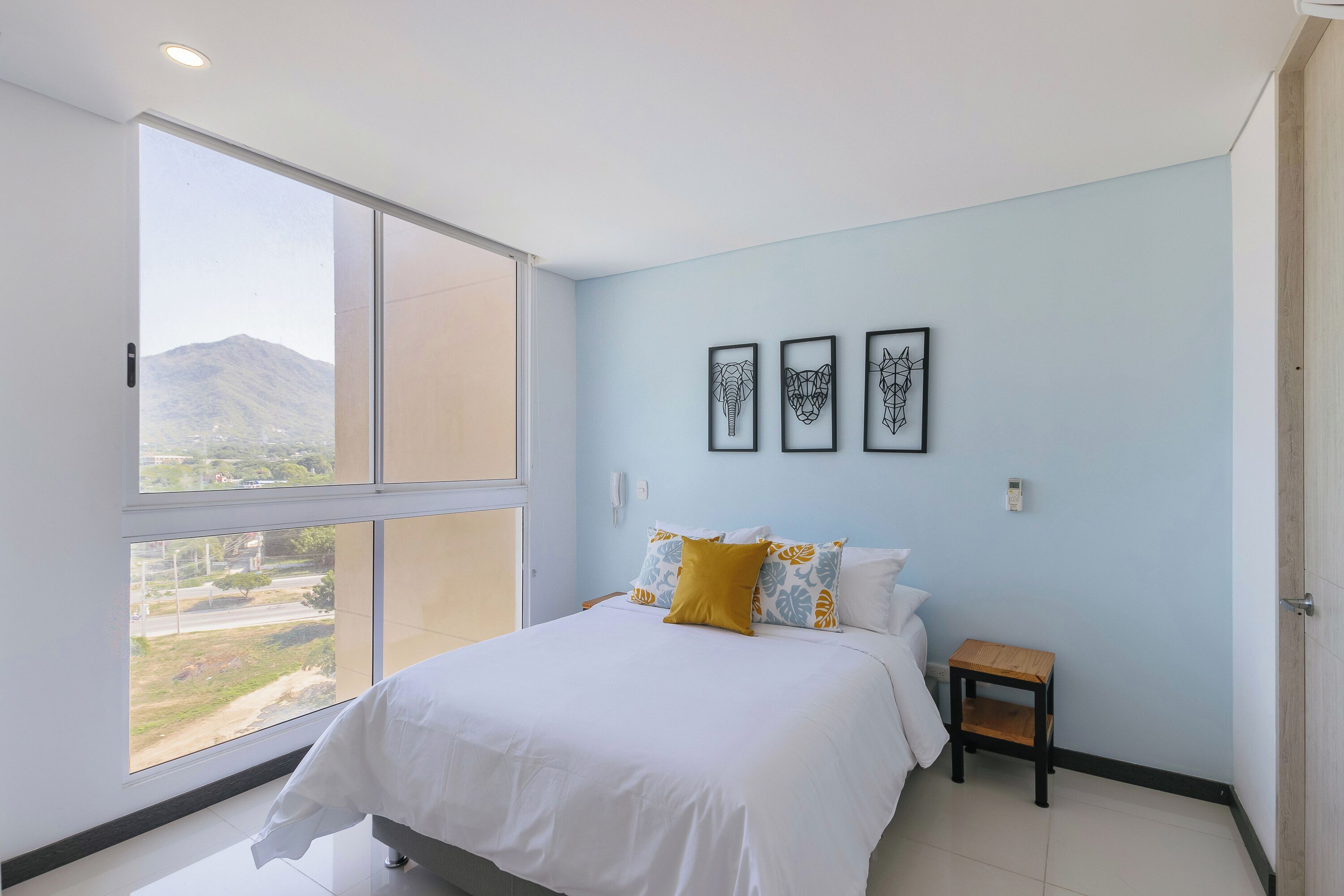 디럭스 아파트, 발코니, 시내 전망